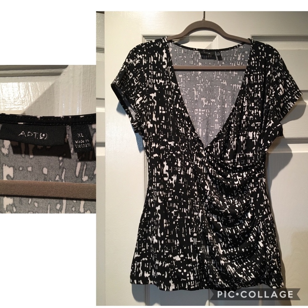 Apt 9 Deep V fitted wrap blouse Size XL LIKE NEW